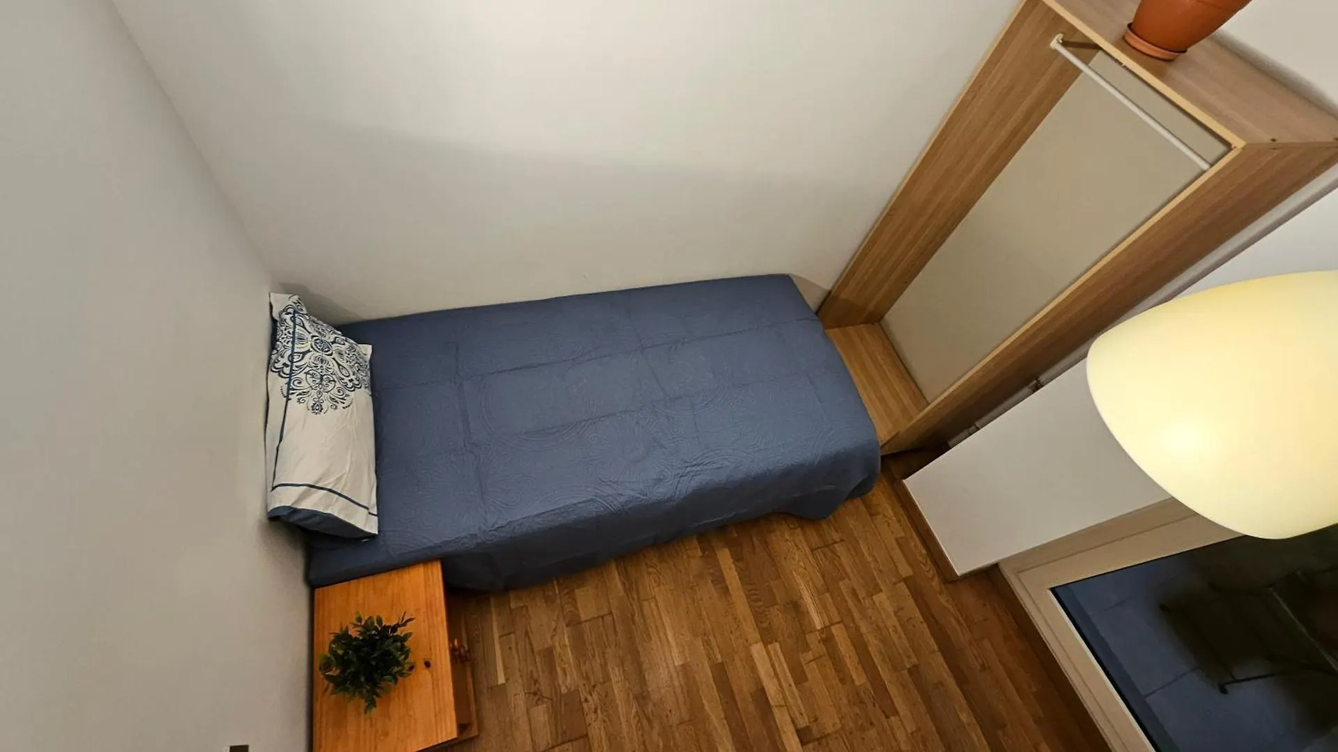 Near Ramblas Apartment 3 Room Flat Min 32 Days Parking Optional Barcelona